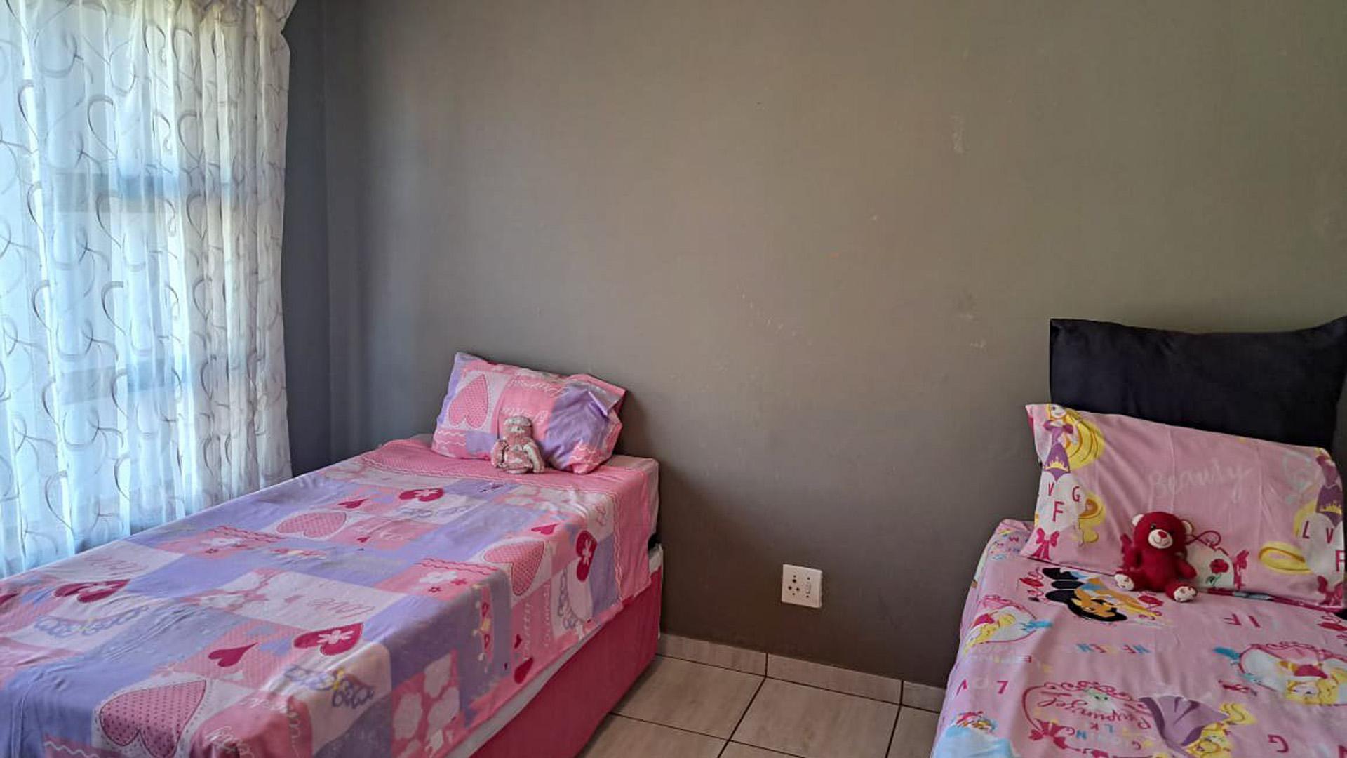 Bed Room 2 of property in Newcastle