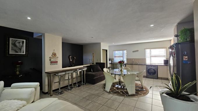 2 Bedroom Sectional Title for Sale For Sale in Lombardy Estate - MR684918