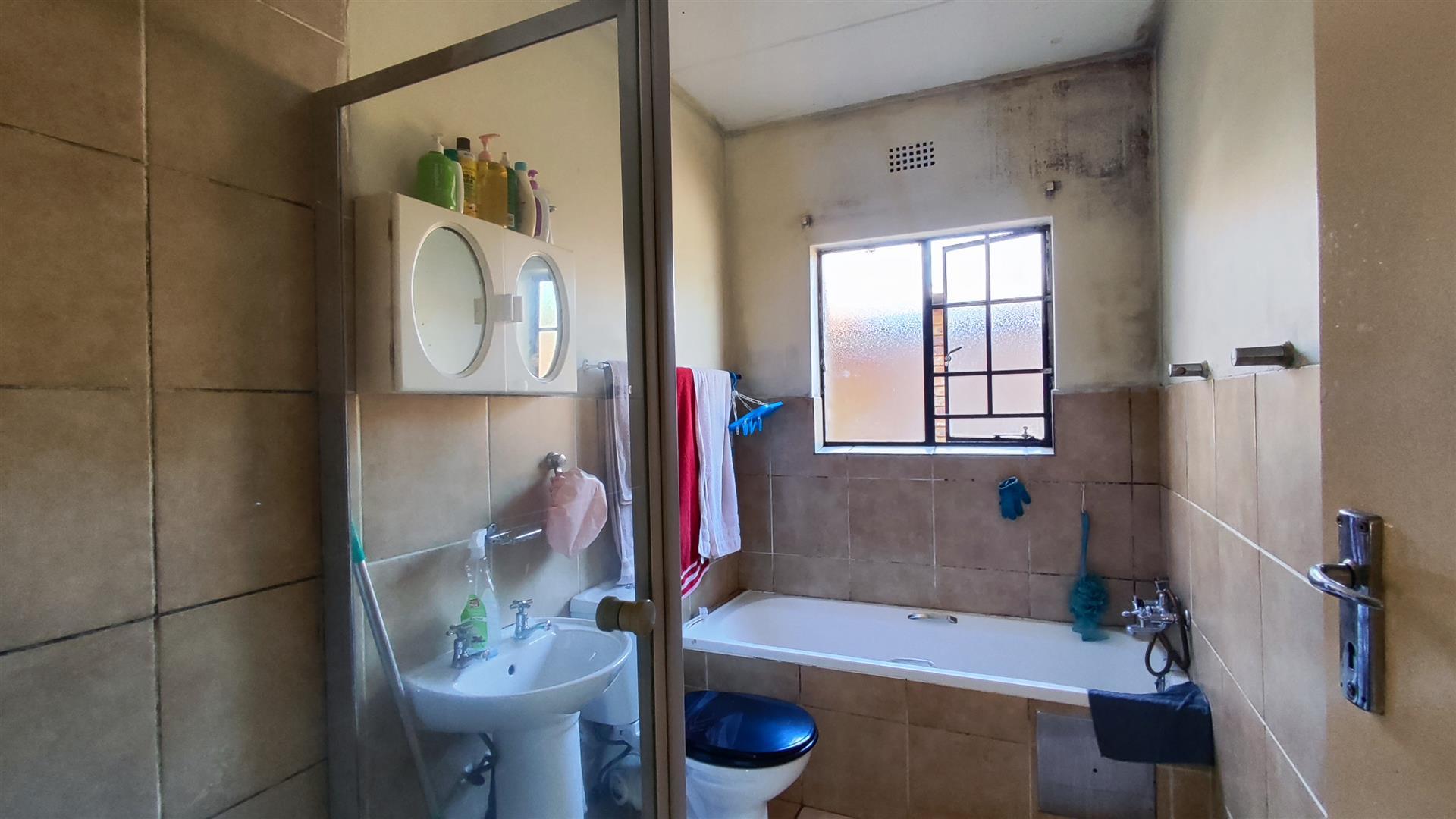 Bathroom 1 - 6 square meters of property in Rand Collieries Sh