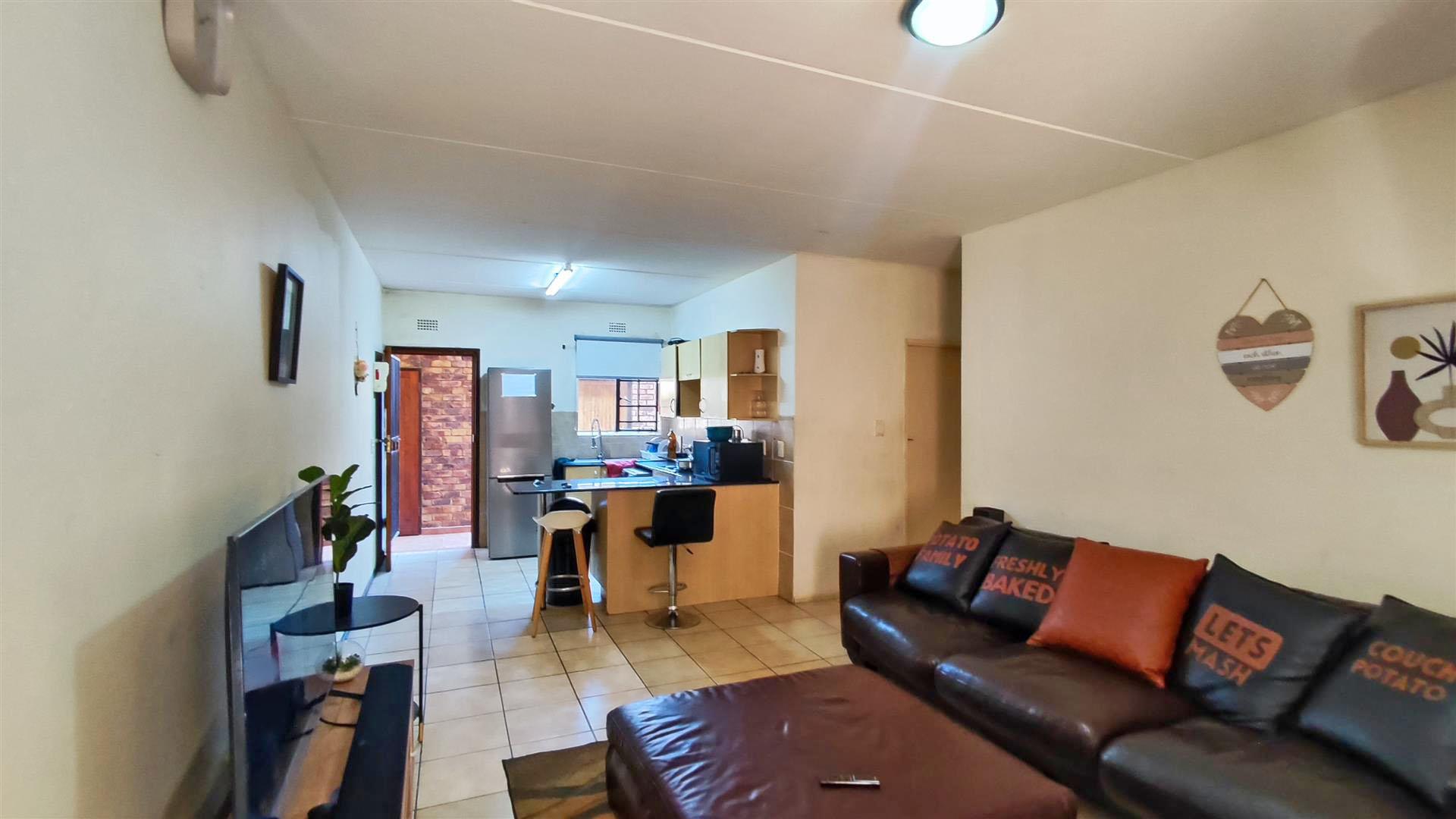 Lounges - 24 square meters of property in Rand Collieries Sh