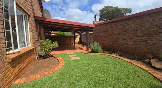 3 Bedroom Sectional Title for Sale For Sale in Doornpoort - MR684933