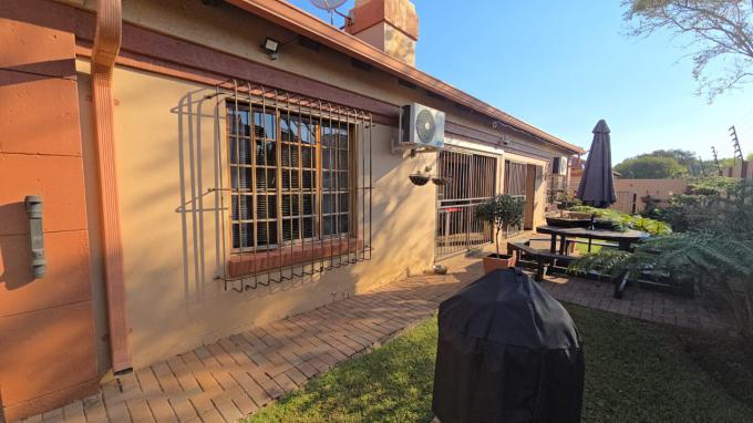 3 Bedroom House for Sale For Sale in Annlin - MR684936