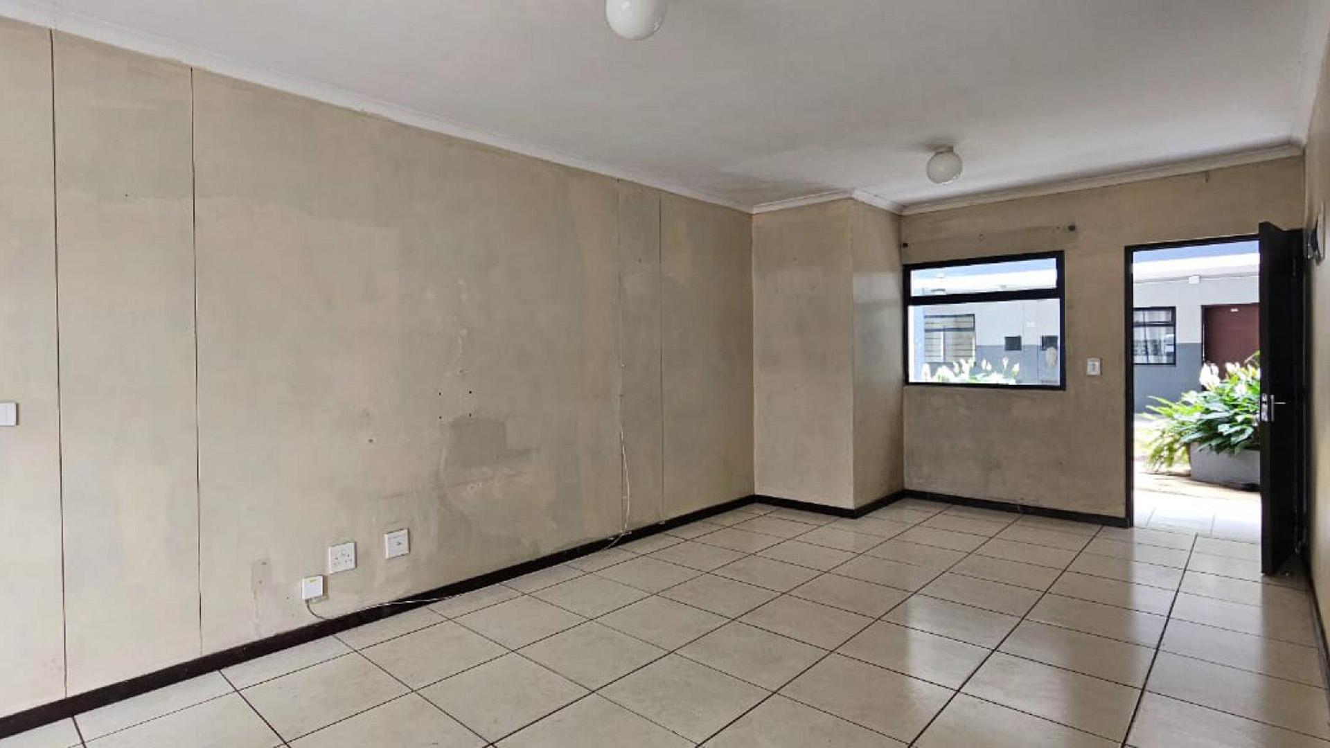 Lounges of property in Tongaat