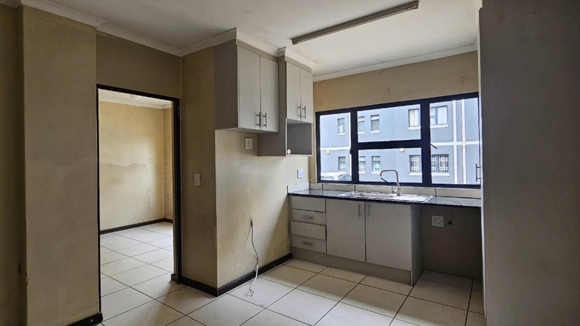 Kitchen of property in Tongaat