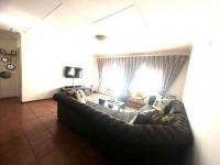  of property in Die Hoewes