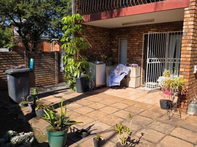 2 Bedroom Simplex for Sale For Sale in Doornpoort - MR684959