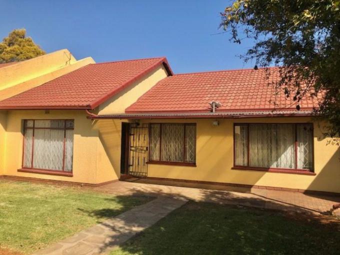 3 Bedroom House for Sale For Sale in Verwoerdpark - MR684966