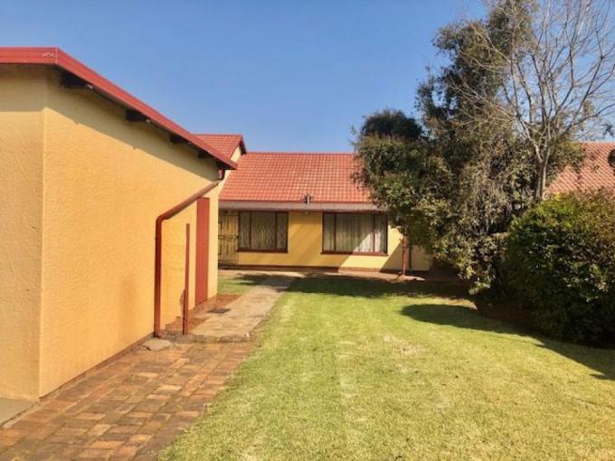 3 Bedroom House for Sale For Sale in Verwoerdpark - MR684966