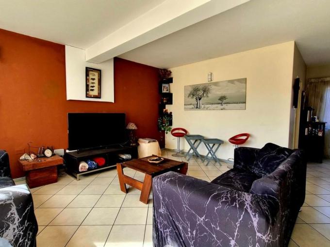 2 Bedroom Duplex for Sale For Sale in Parkdene (JHB) - MR684975