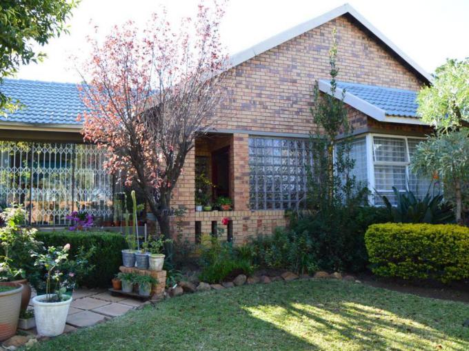 5 Bedroom House for Sale For Sale in Glenvista - MR685018