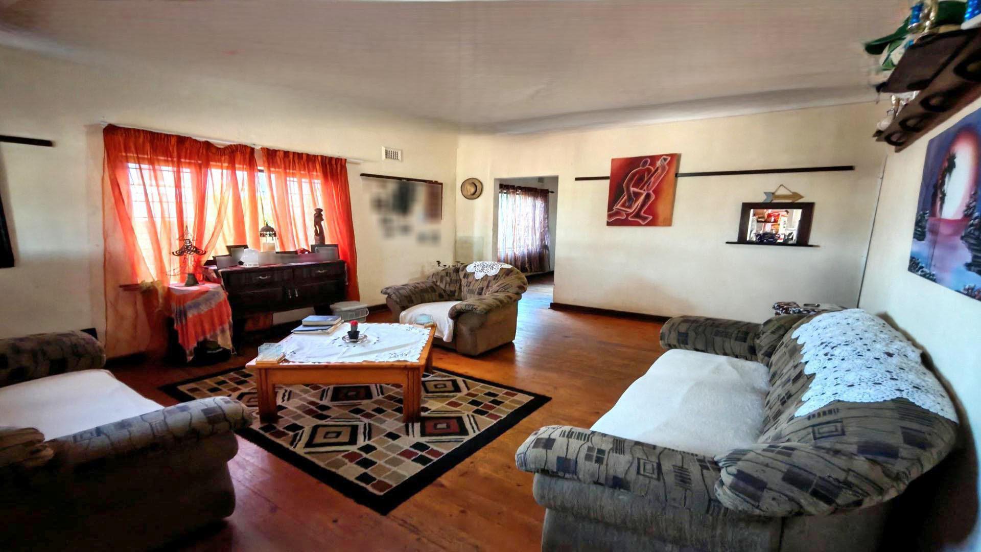 Lounges - 28 square meters of property in Grosvenor