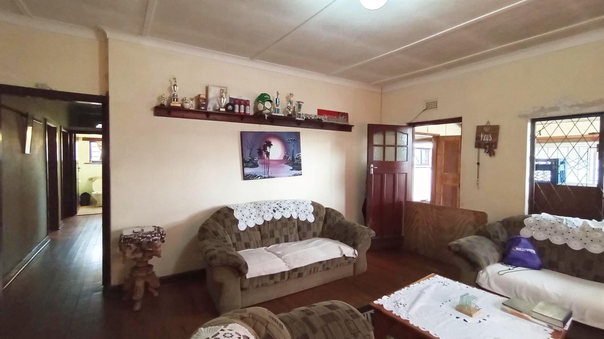 Lounges - 28 square meters of property in Grosvenor