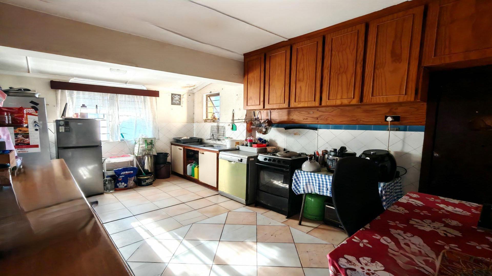 Kitchen - 33 square meters of property in Grosvenor