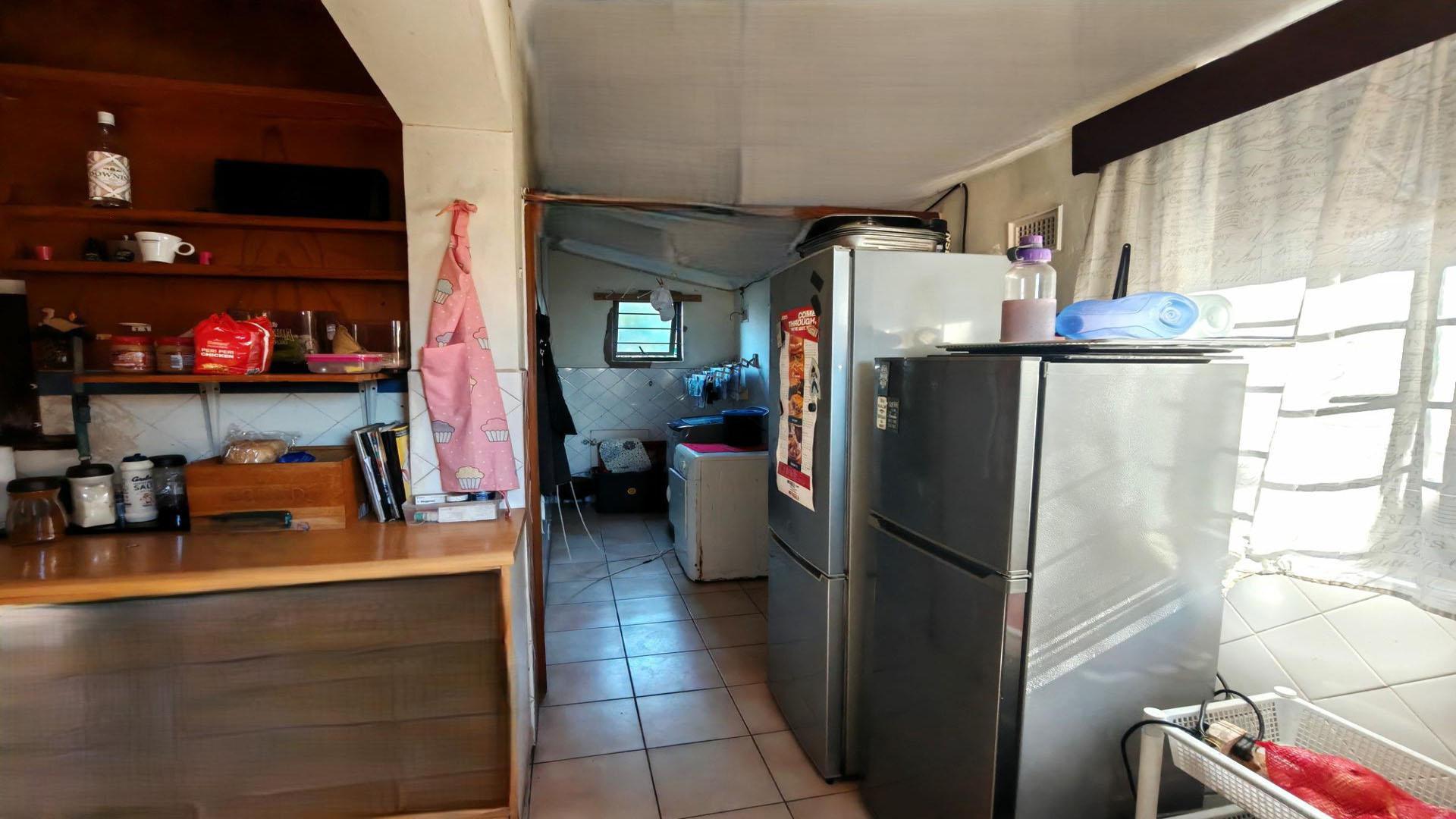 Kitchen - 33 square meters of property in Grosvenor