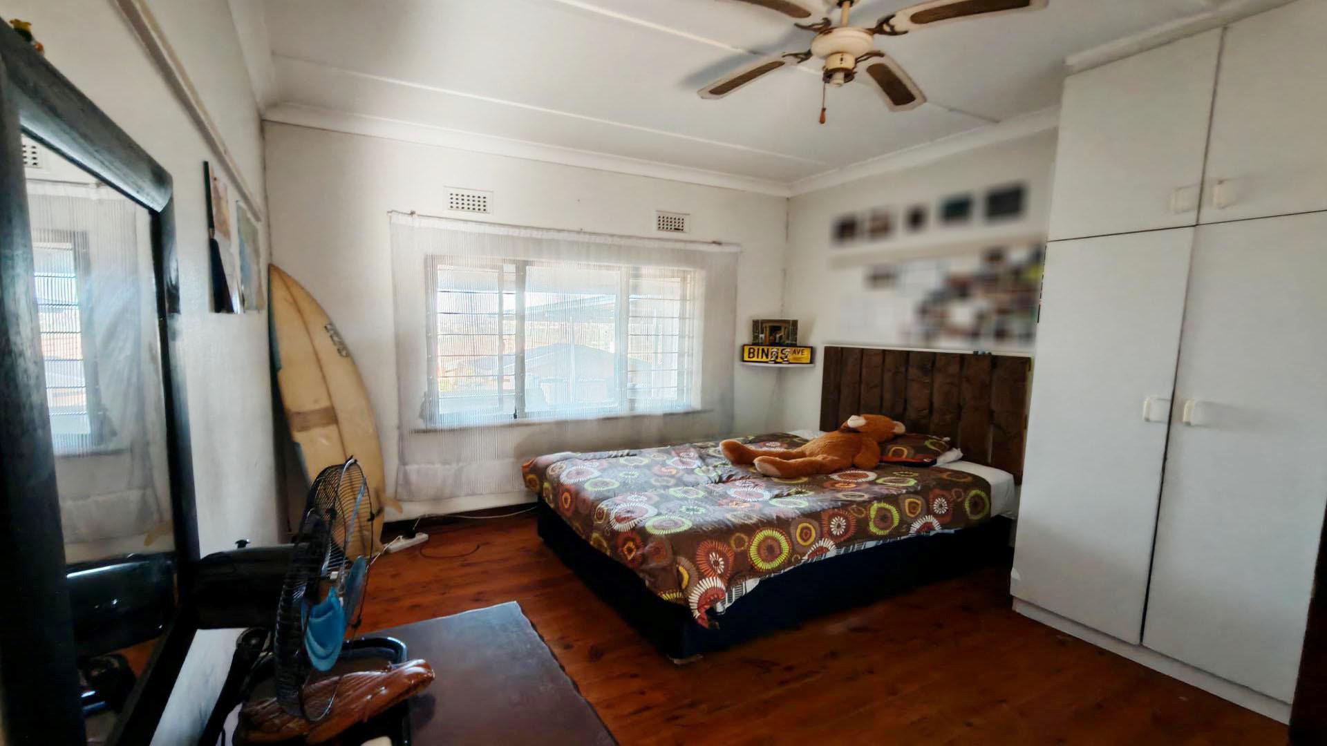 Bed Room 1 - 20 square meters of property in Grosvenor