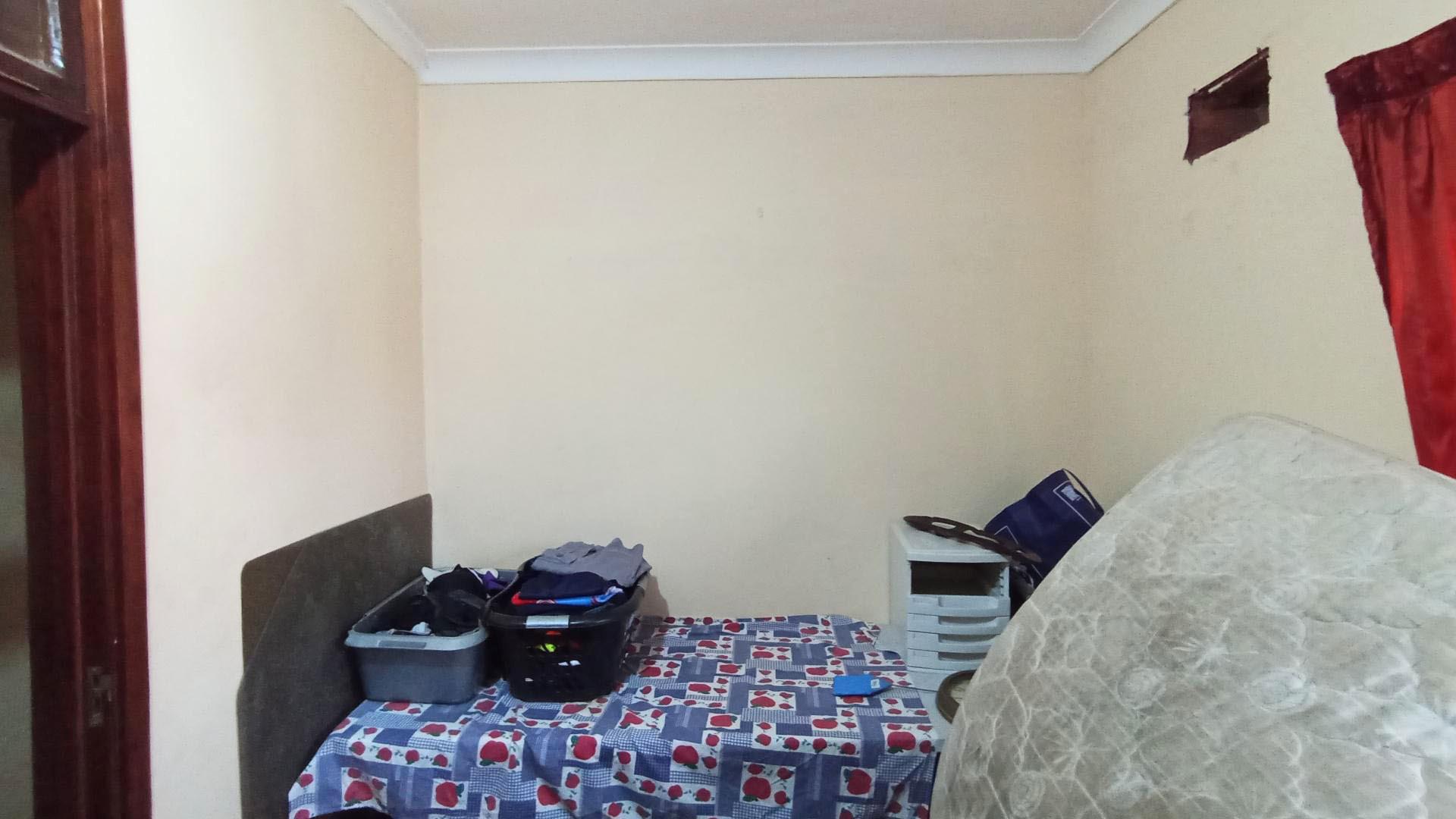 Bed Room 3 - 12 square meters of property in Grosvenor