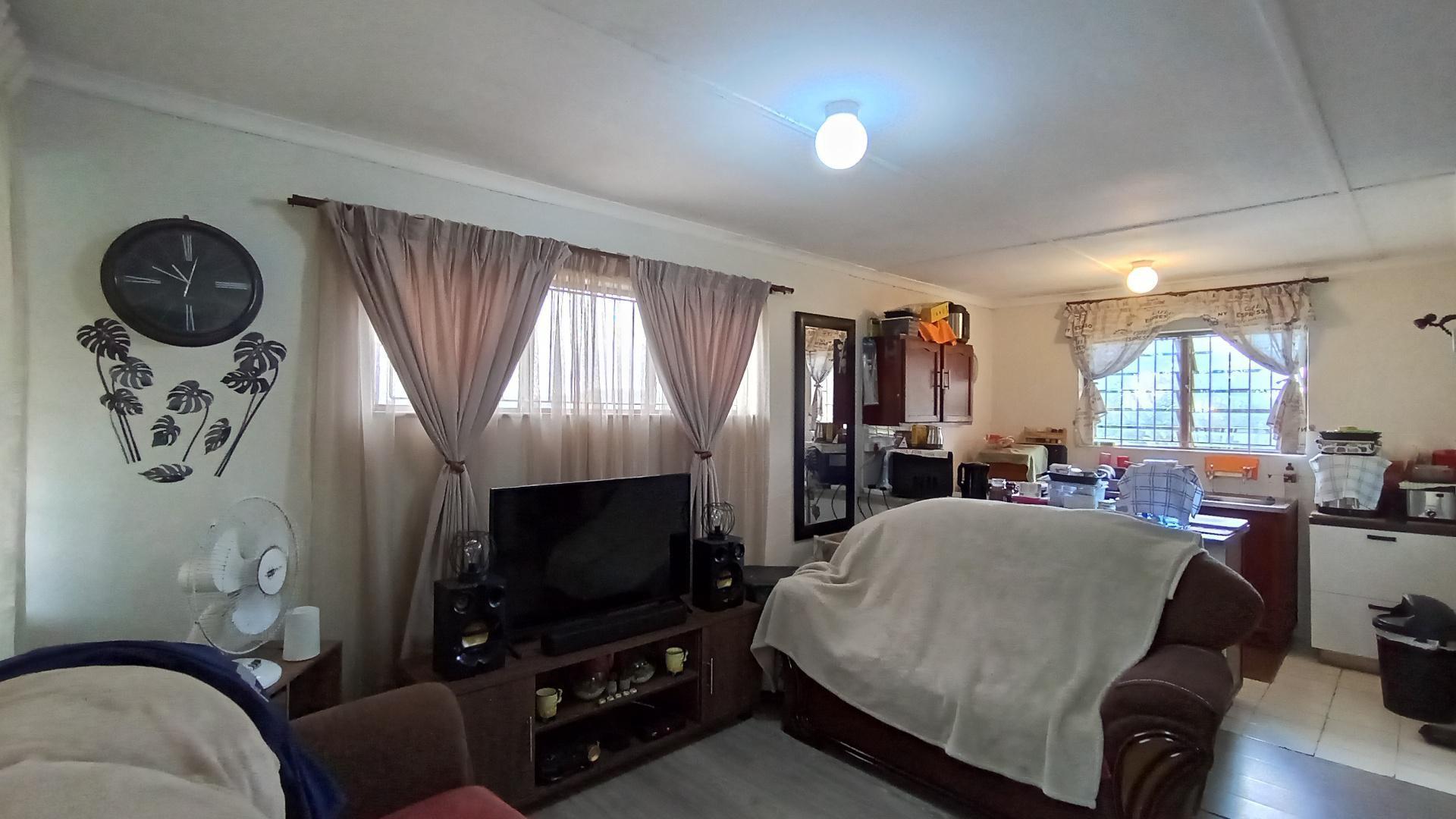 Flatlet - 53 square meters of property in Grosvenor