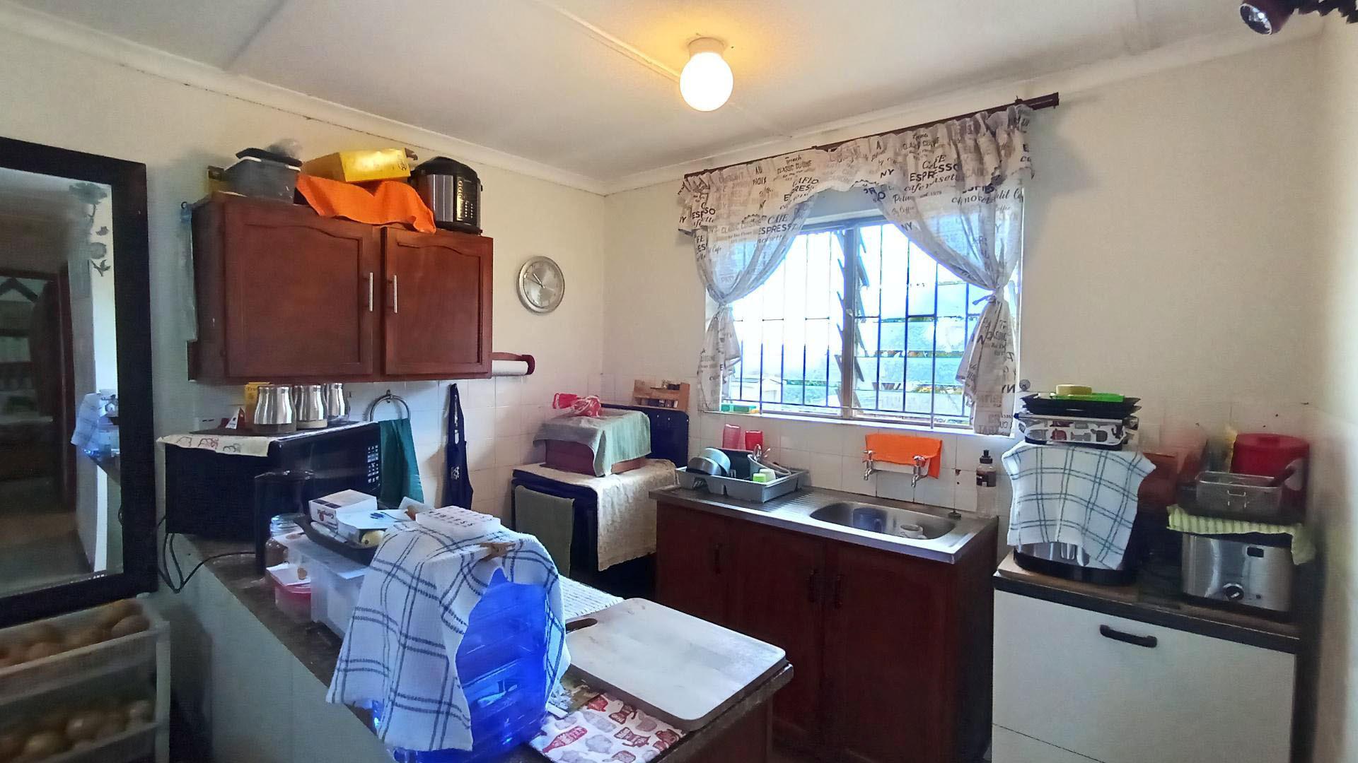 Kitchen - 33 square meters of property in Grosvenor