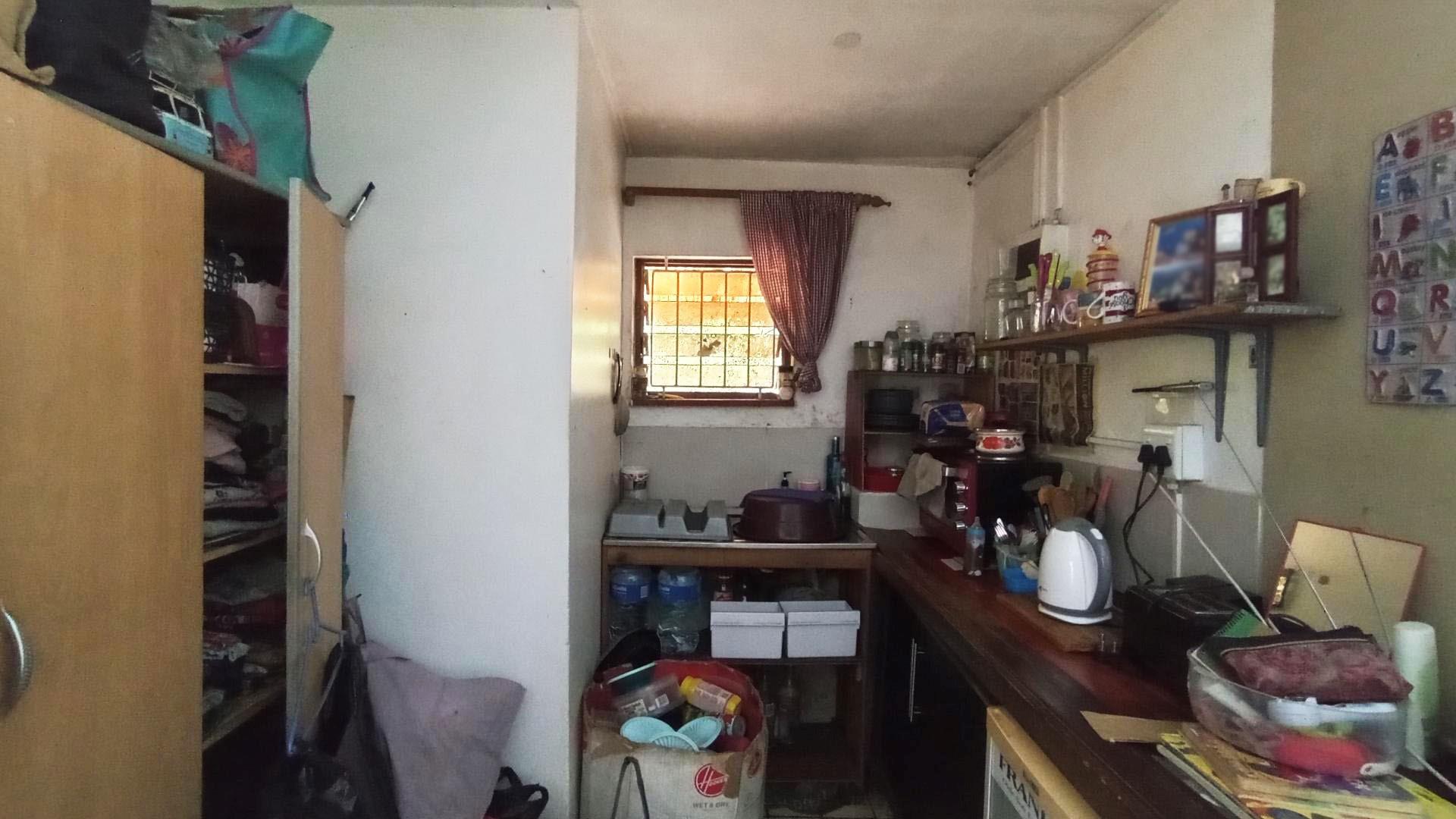 Kitchen - 33 square meters of property in Grosvenor