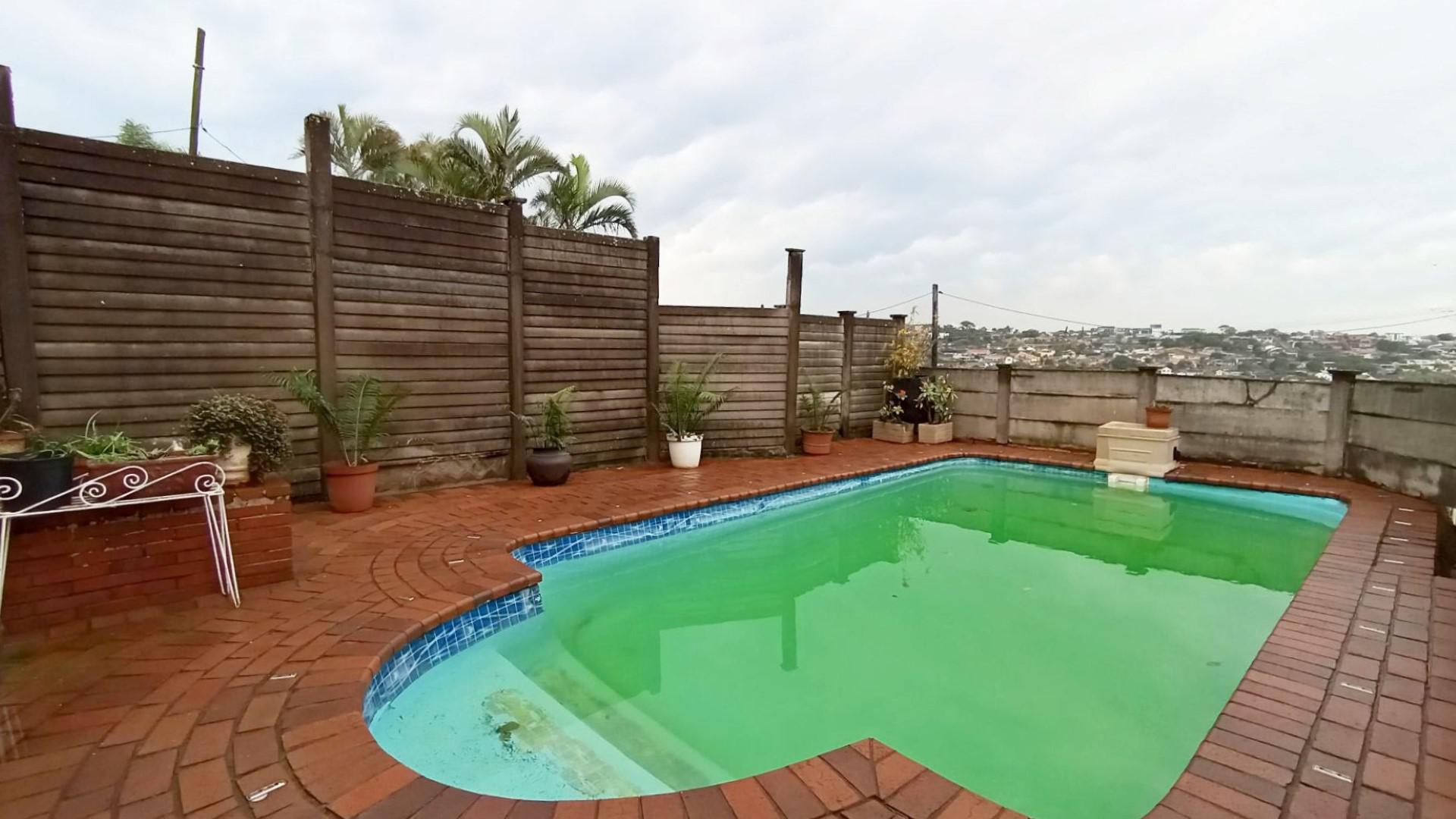 Swimming Pool of property in Grosvenor