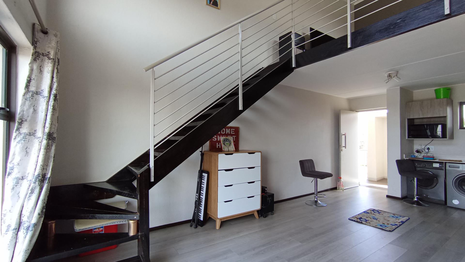 Spaces - 28 square meters of property in Broadacres