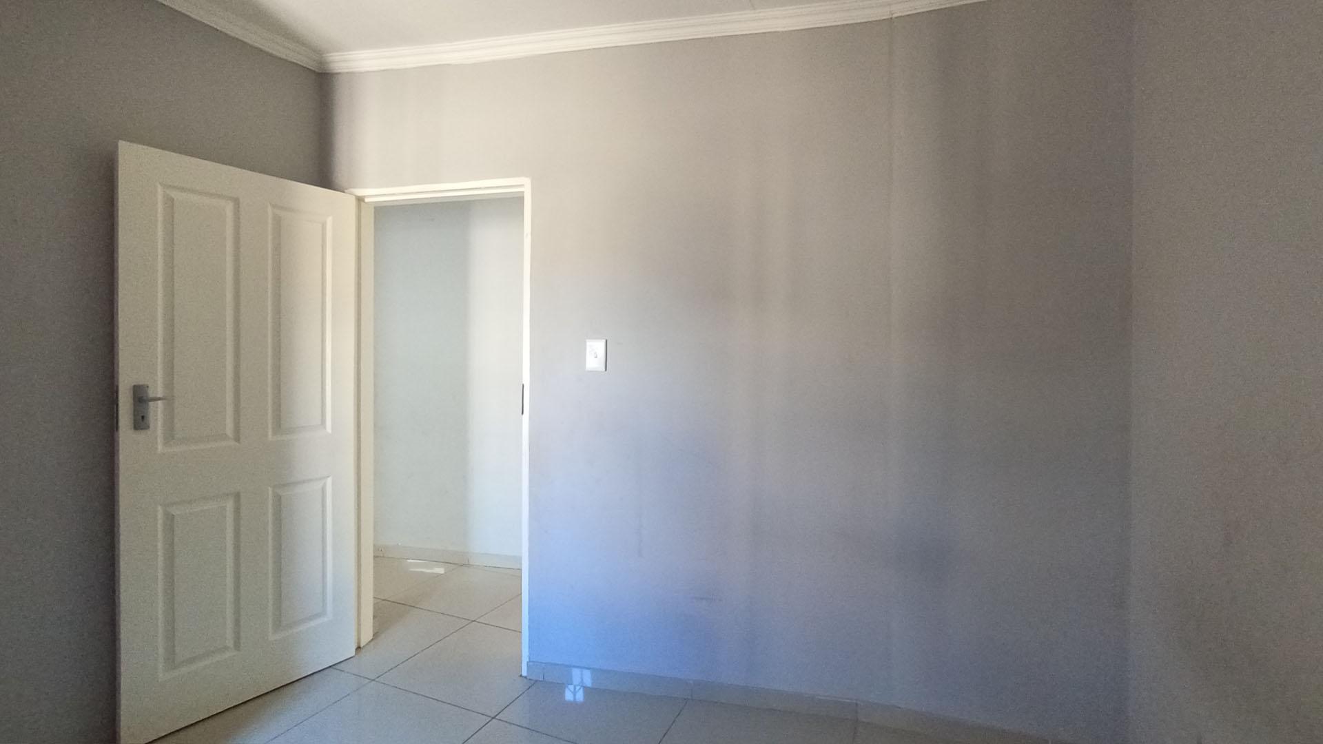 Bed Room 2 - 9 square meters of property in Amandasig