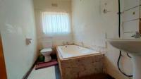 Bathroom 2 of property in Glenharvie