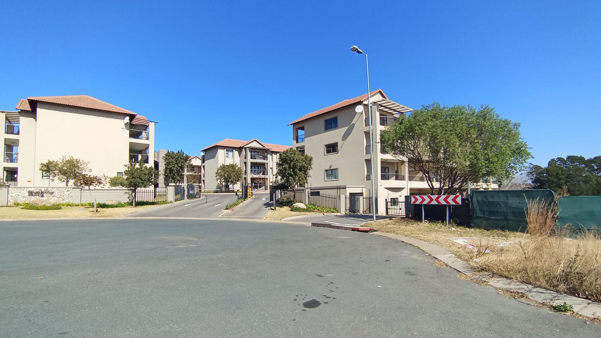 Front View of property in Blue Valley Golf Estate
