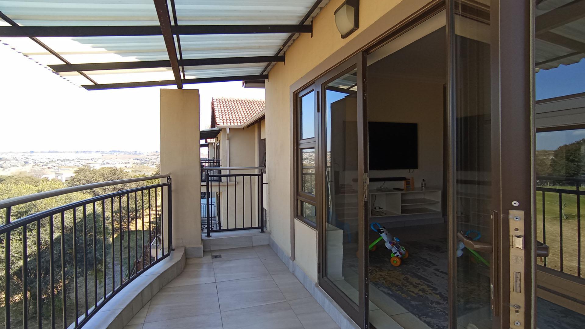 Balcony - 12 square meters of property in Blue Valley Golf Estate