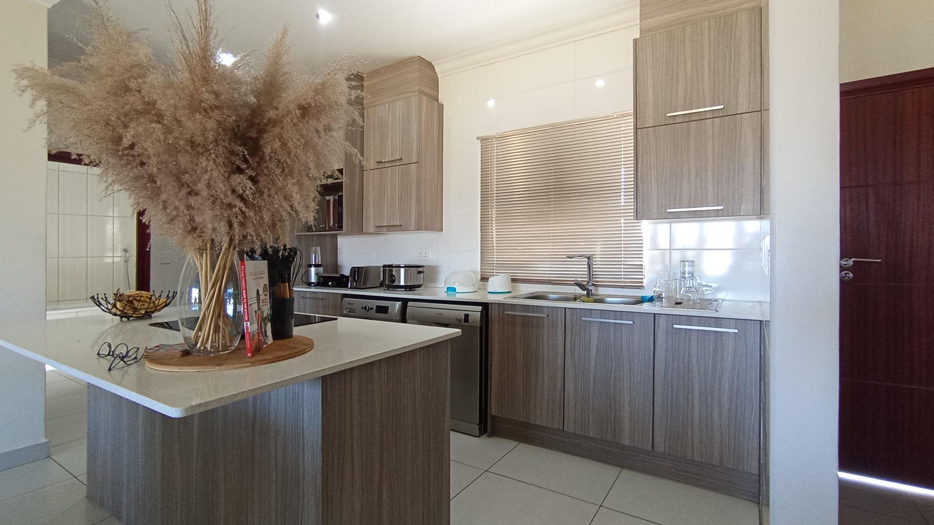 Kitchen - 12 square meters of property in Blue Valley Golf Estate