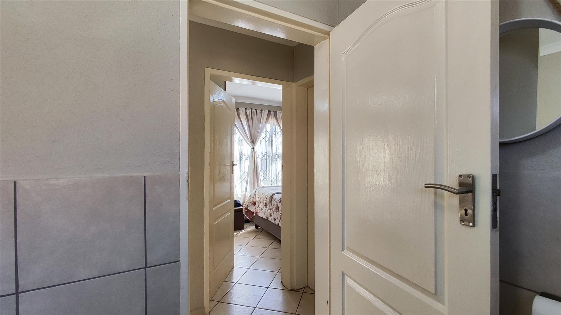 Bathroom 1 - 5 square meters of property in Alliance