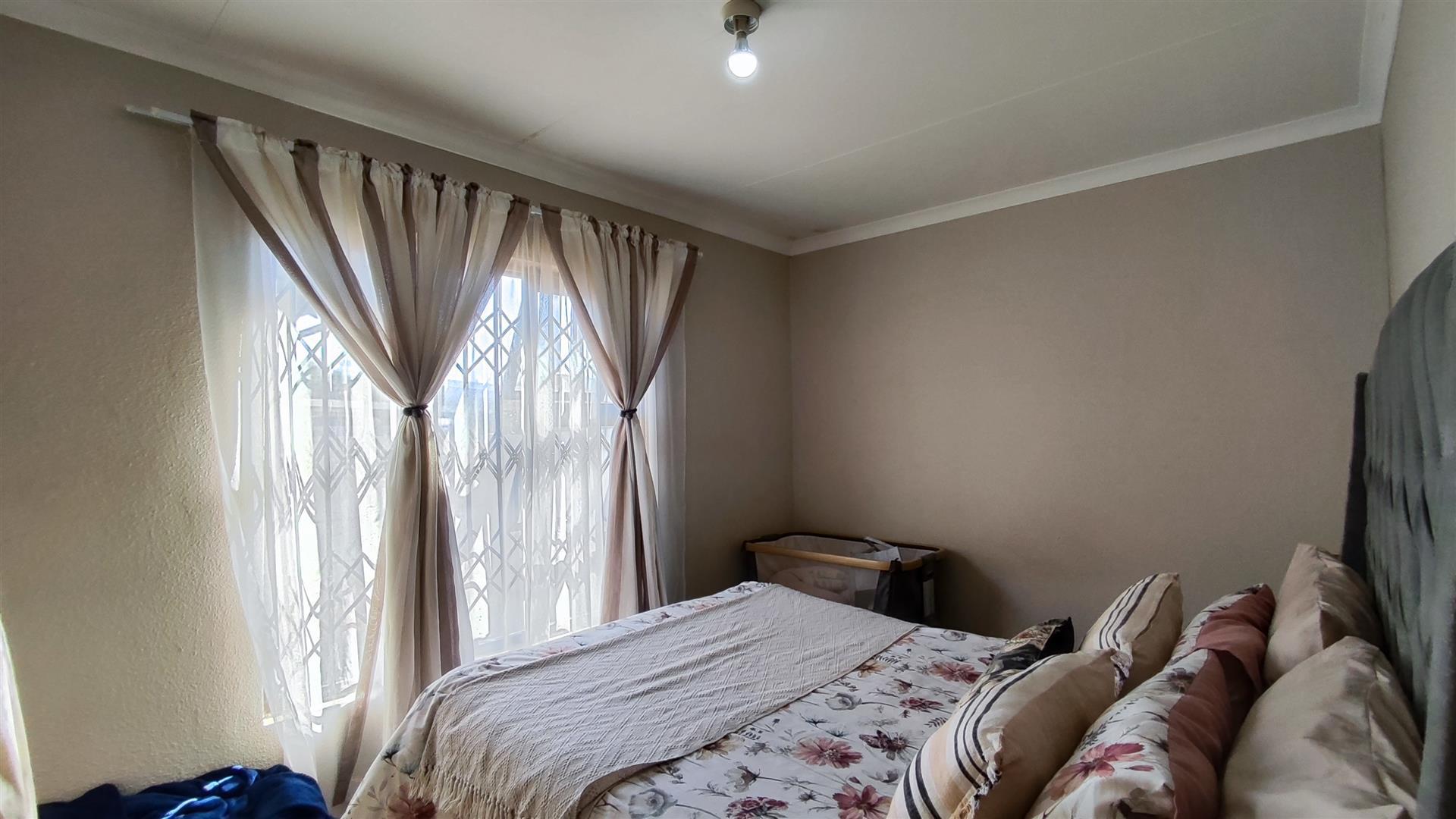 Bed Room 2 - 11 square meters of property in Alliance