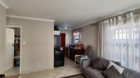 Lounges - 16 square meters of property in Alliance