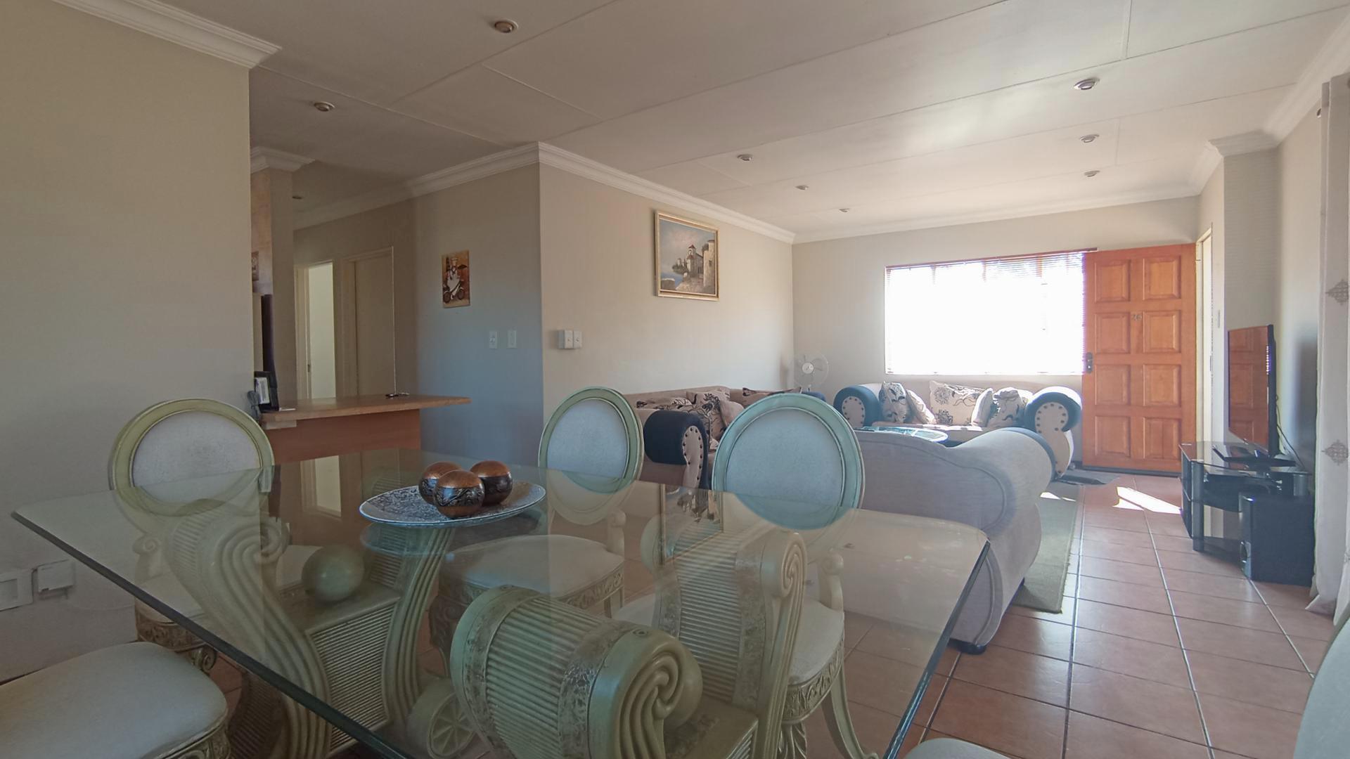 Dining Room - 16 square meters of property in Lyttelton