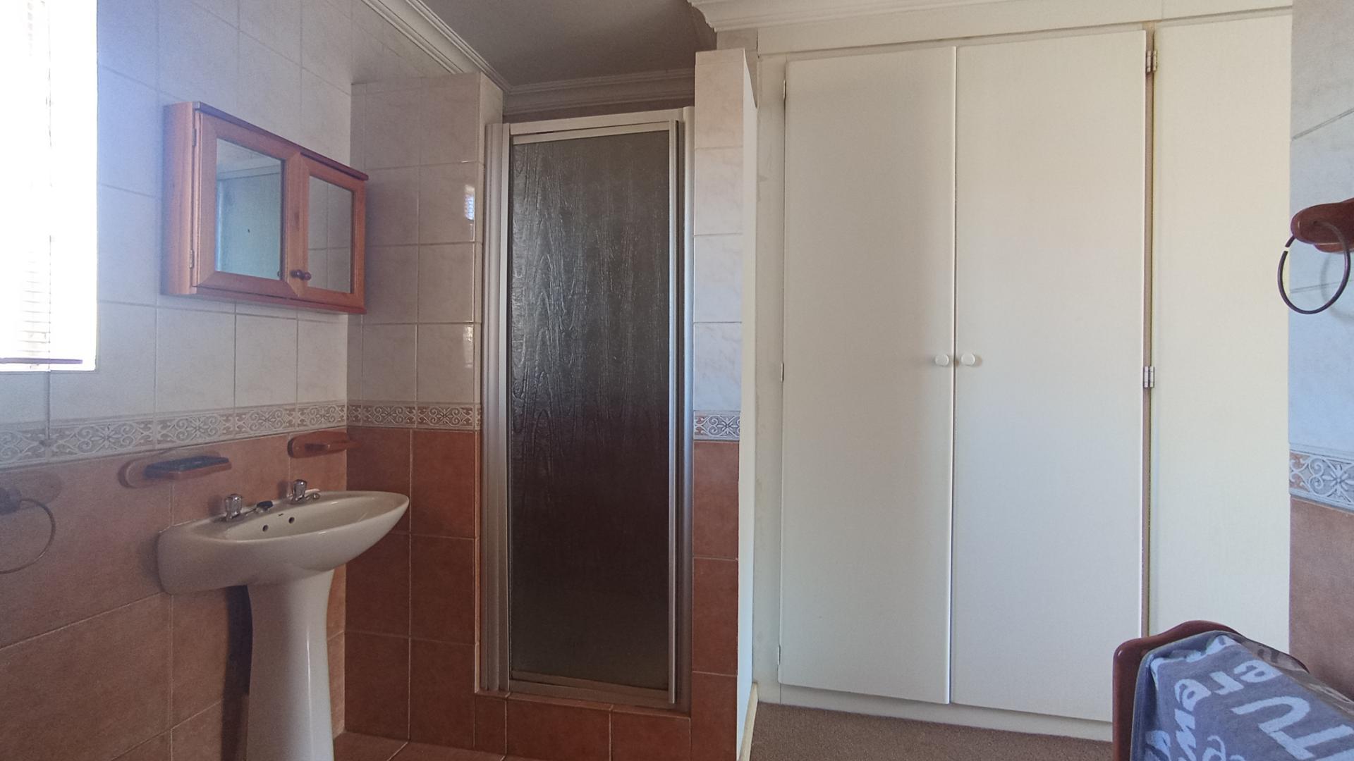 Main Bathroom - 9 square meters of property in Lyttelton