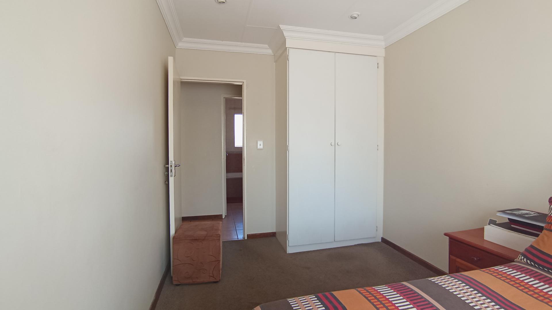Bed Room 1 - 12 square meters of property in Lyttelton