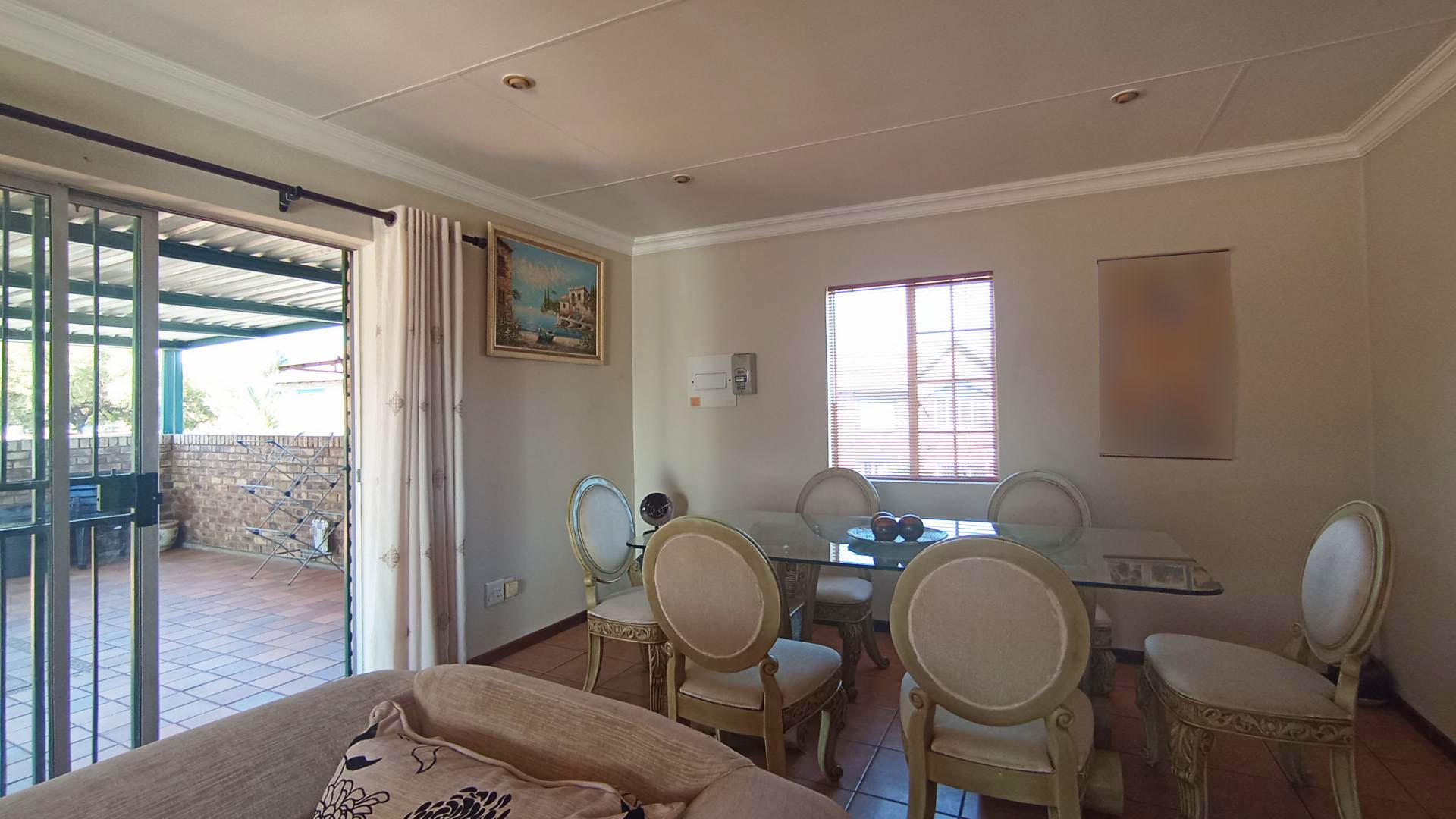 Dining Room - 16 square meters of property in Lyttelton