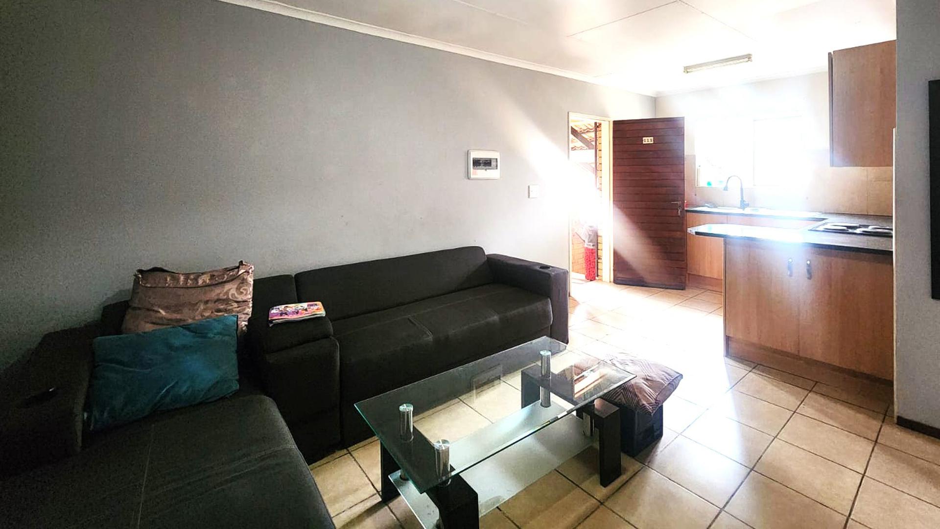 Lounges of property in Lephalale (Ellisras)