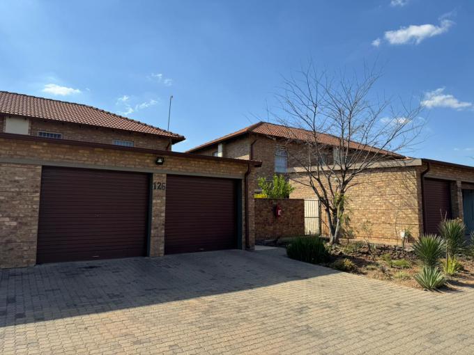 3 Bedroom Sectional Title for Sale For Sale in Annlin - MR685045