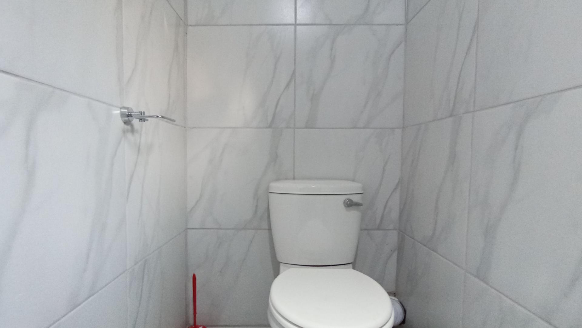 Bathroom 3+ - 12 square meters of property in Montgomery Park