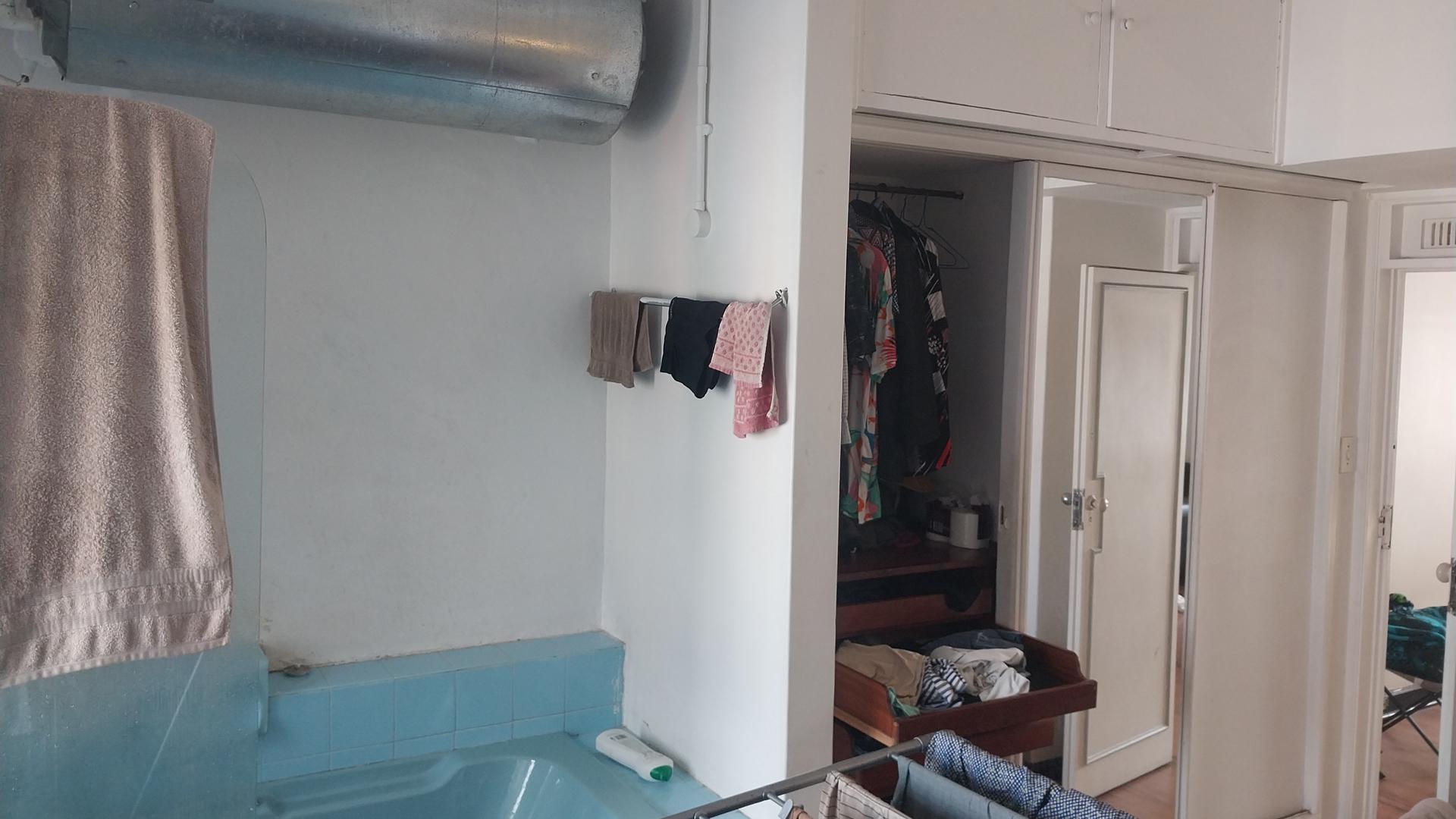 Bathroom 1 of property in Johannesburg Central