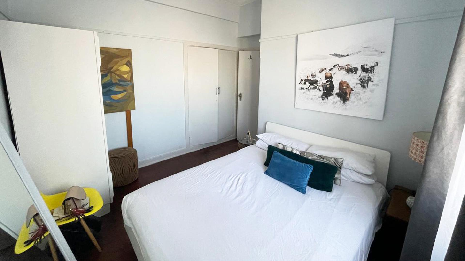 Bed Room 1 of property in Johannesburg Central