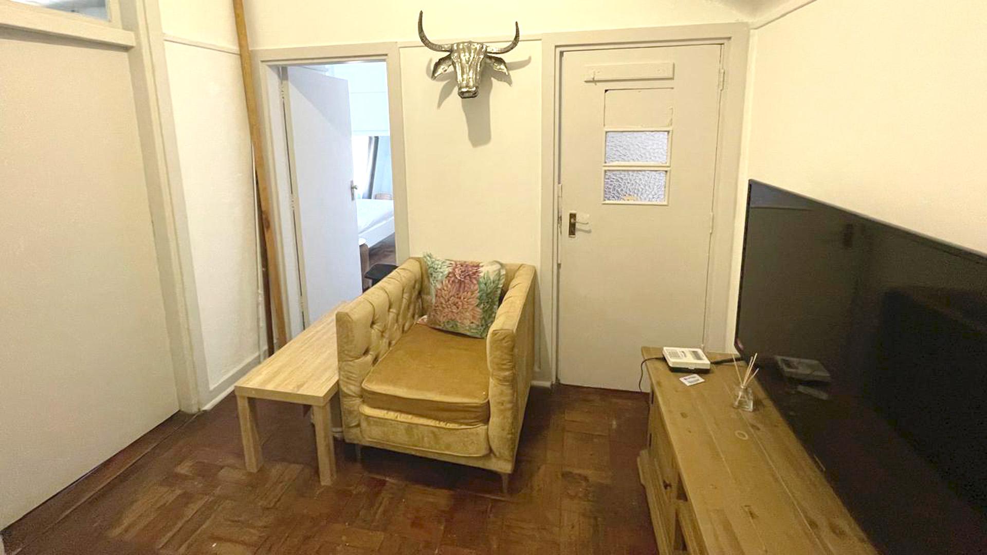 Lounges of property in Johannesburg Central