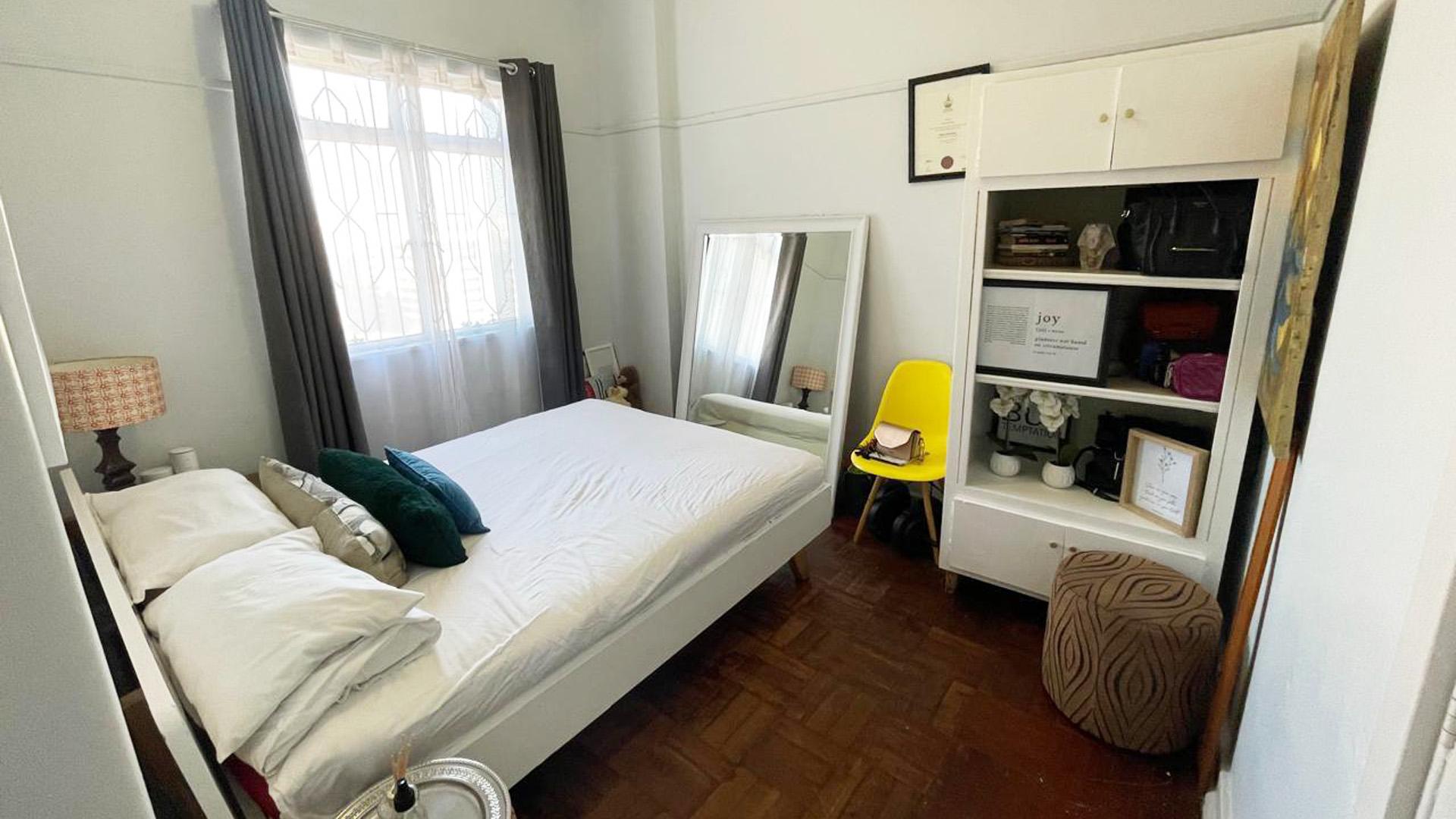 Bed Room 1 of property in Johannesburg Central