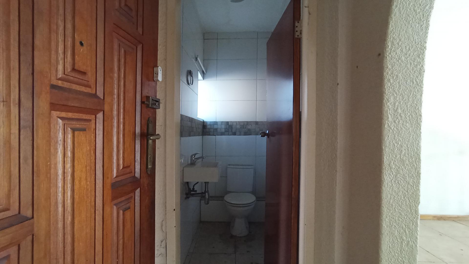 Spaces - 21 square meters of property in Fairlands