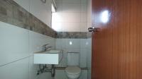 Guest Toilet - 2 square meters of property in Fairlands