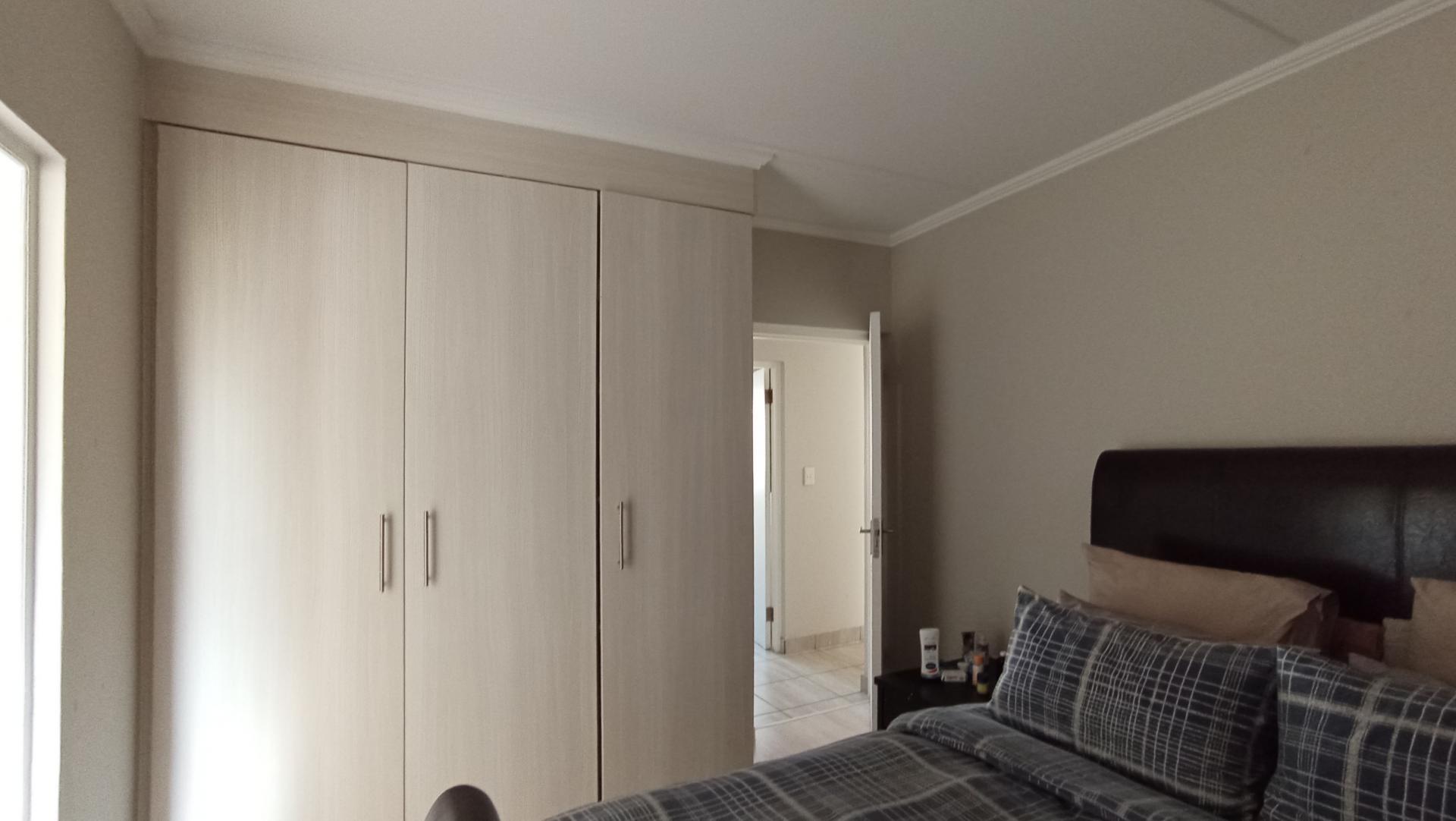 Main Bedroom - 11 square meters of property in Beverley A.H.