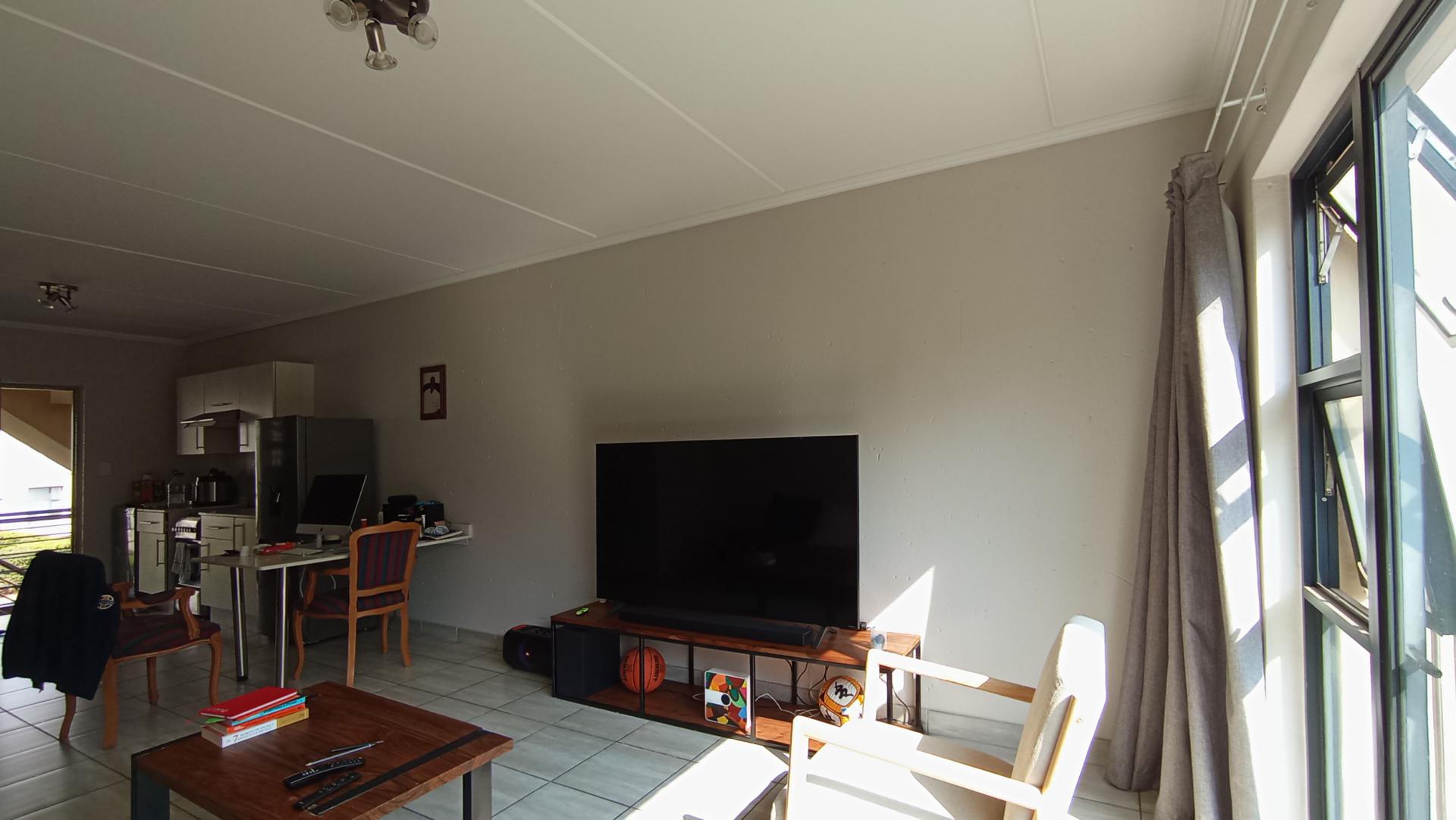 Lounges - 19 square meters of property in Beverley A.H.