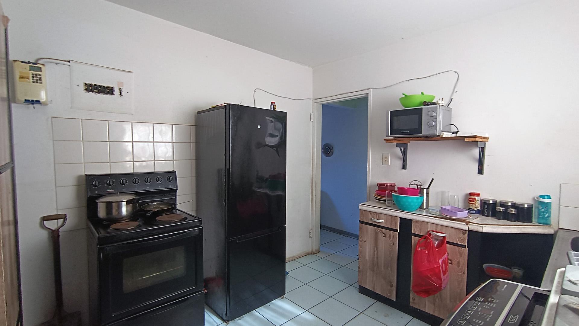 Kitchen - 10 square meters of property in Wesfleur