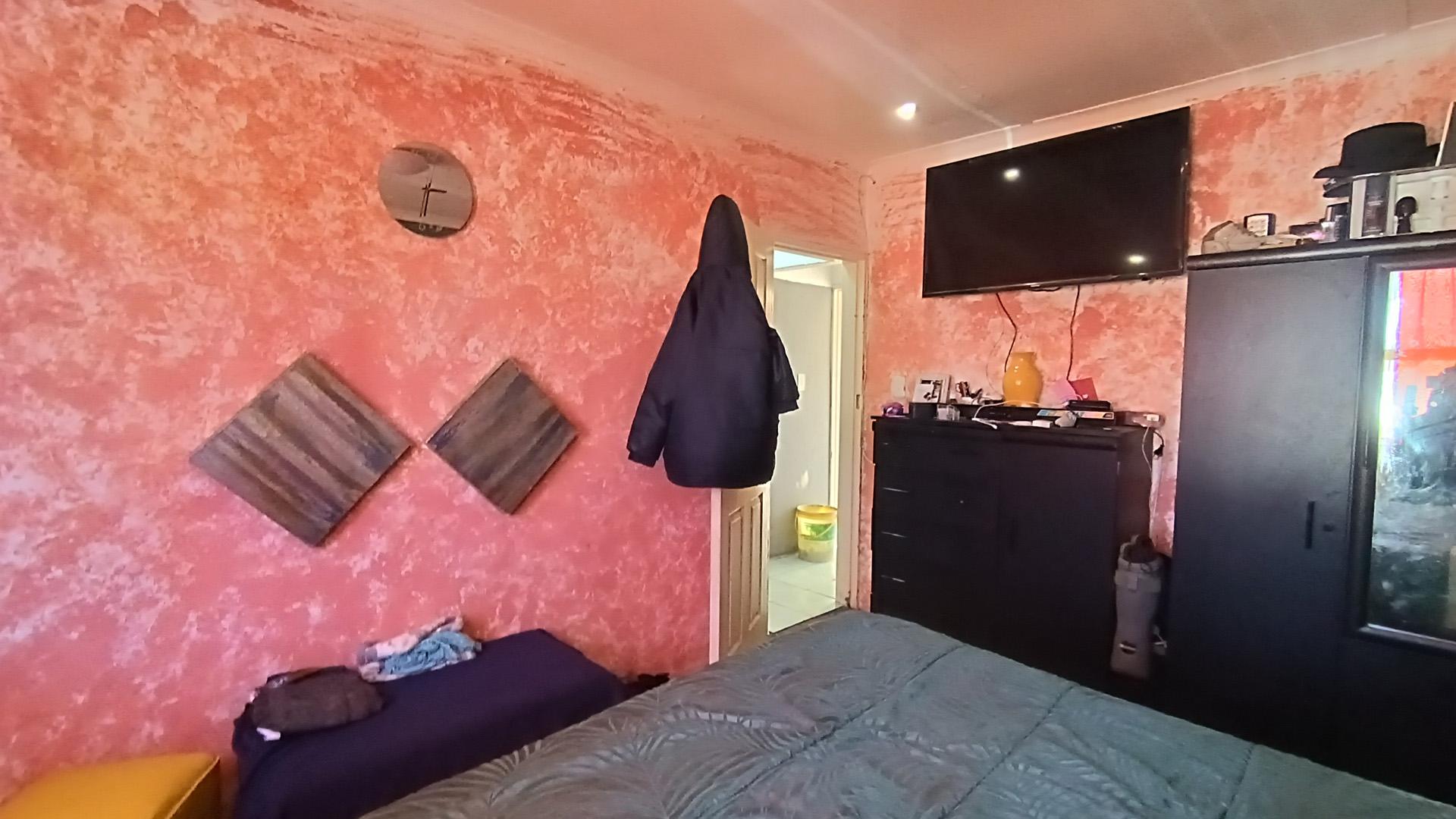 Bed Room 1 - 13 square meters of property in Wesfleur